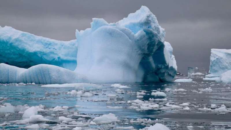 आर्कटिक की बर्फ तेजी से पिघल रही, 2027 तक खत्म होने की संभावना; वैज्ञानिकों ने किया अलर्ट