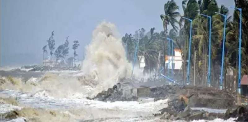 चक्रवात फेंगल के कारण घर पर चट्टान गिरने से 7 की मौत, राहत और बचाव कार्य जारी