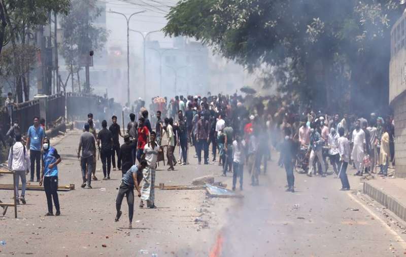 बांग्लादेश में हिंदुओं पर हिंसा जारी, 200 परिवारों को छोड़ने पड़े अपने घर