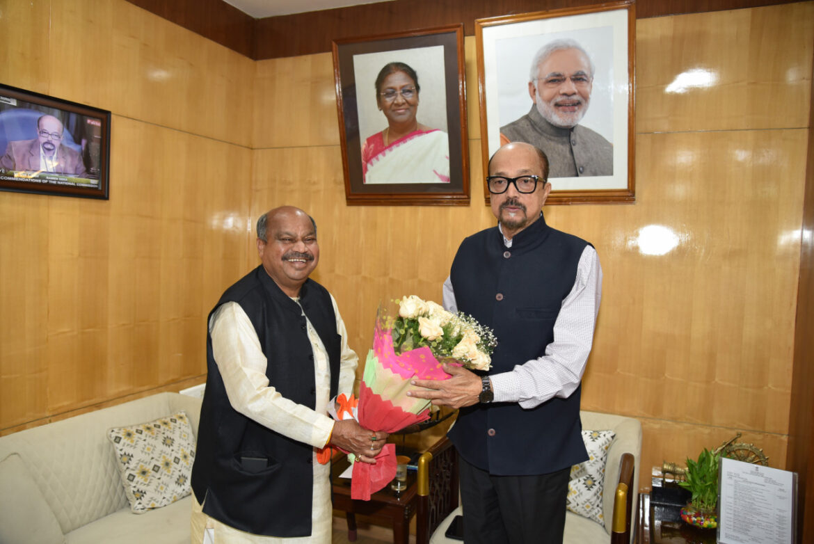 राज्यपाल श्री डेका से विधायकगणों ने सौजन्य भेंट की