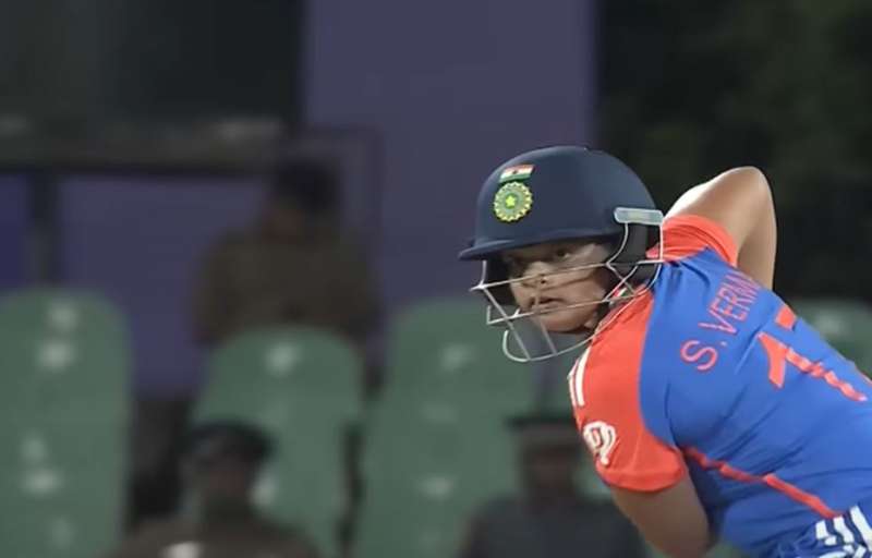 शेफाली वर्मा की टीम से बाहर होने की खबर, पिता को हार्ट अटैक के बाद दी जानकारी