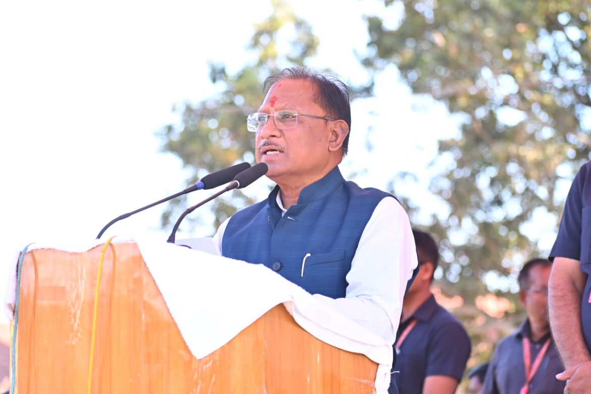 मुख्यमंत्री श्री विष्णुदेव साय ने पंचायत चुनाव के तीसरे चरण में किया मतदान