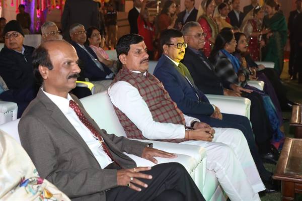 मुख्यमंत्री डॉ. यादव आईपीएस मीट की सांस्कृतिक संध्या में पहुंचे