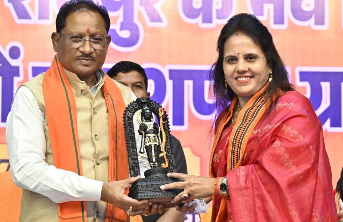 नगर निगम रायपुर के नव निर्वाचित महापौर एवं पार्षदों का शपथ ग्रहण सम्पन्न