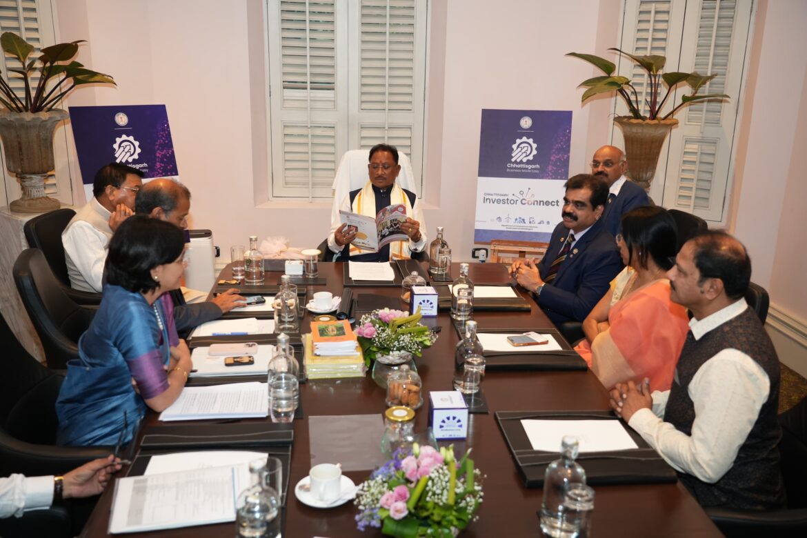 मुख्यमंत्री श्री साय से कर्नाटक चेंबर ऑफ कॉमर्स के प्रतिनिधिमंडल से  की मुलाकात