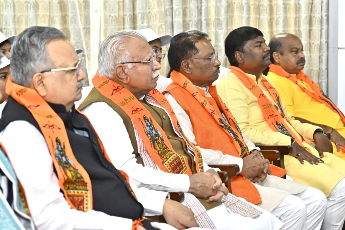 मुख्यमंत्री श्री विष्णु देव साय ने बालिकाओं के साथ सुनी ‘मन की बात’ की 120वीं कड़ी