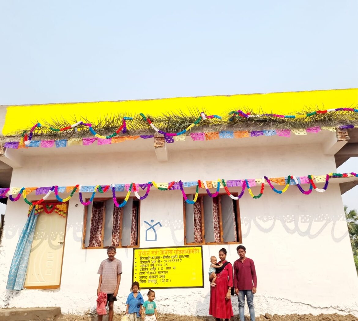 नियद नेल्लानार ग्राम पंचायत धरमाराम में पूरे गांव में पहला पक्का आवास बना