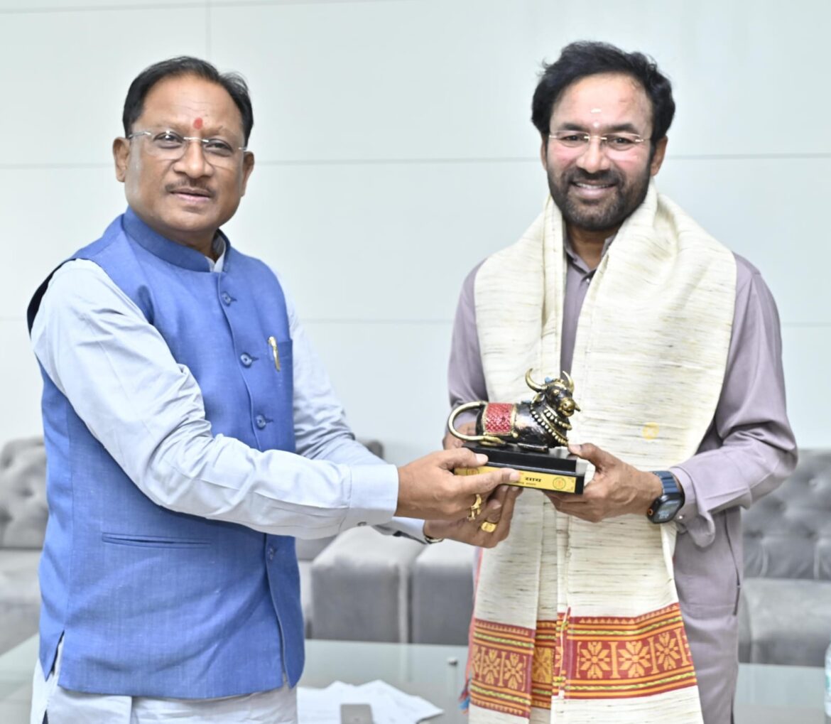 मुख्यमंत्री श्री विष्णु देव साय से केंद्रीय कोयला एवं खान मंत्री श्री जी. किशन रेड्डी ने सौजन्य मुलाकात की