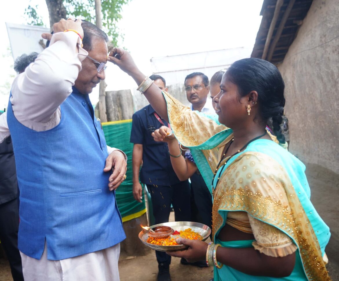 मुख्यमंत्री श्री विष्णुदेव साय की अध्यक्षता में ‘विकसित बस्तर की ओर’ विषय पर परिचर्चा का हुआ आयोजन