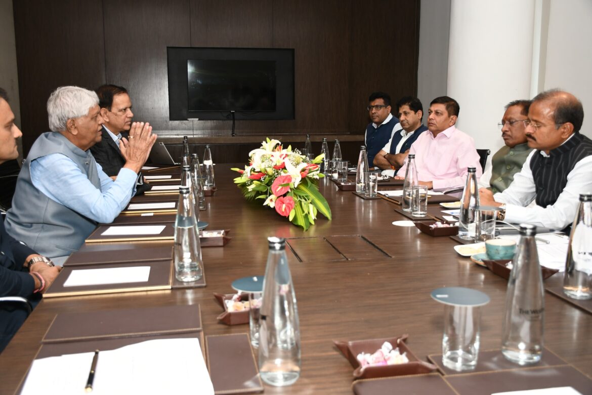 मुंबई में आज श्रीलंका के प्रमुख औद्योगिक समूह ललन ग्रुप के प्रतिनिधि श्री दिलीप पारिक ने छत्तीसगढ़ के मुख्यमंत्री श्री विष्णुदेव साय से सौजन्य मुलाक़ात की