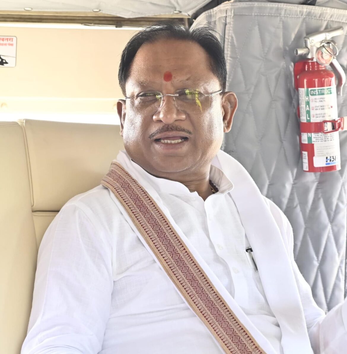 मुख्यमंत्री श्री विष्णु देव साय पुलिस ग्राउंड हेलीपेड रायपुर से सुशासन तिहार के दौरे पर हेलीकाप्टर से रवाना