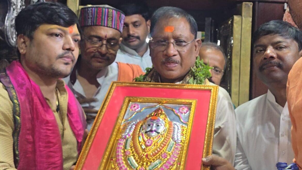 काशी के कोतवाल’ श्री काल भैरव जी के दरबार में मुख्यमंत्री श्री विष्णुदेव साय ने की पूजा-अर्चना