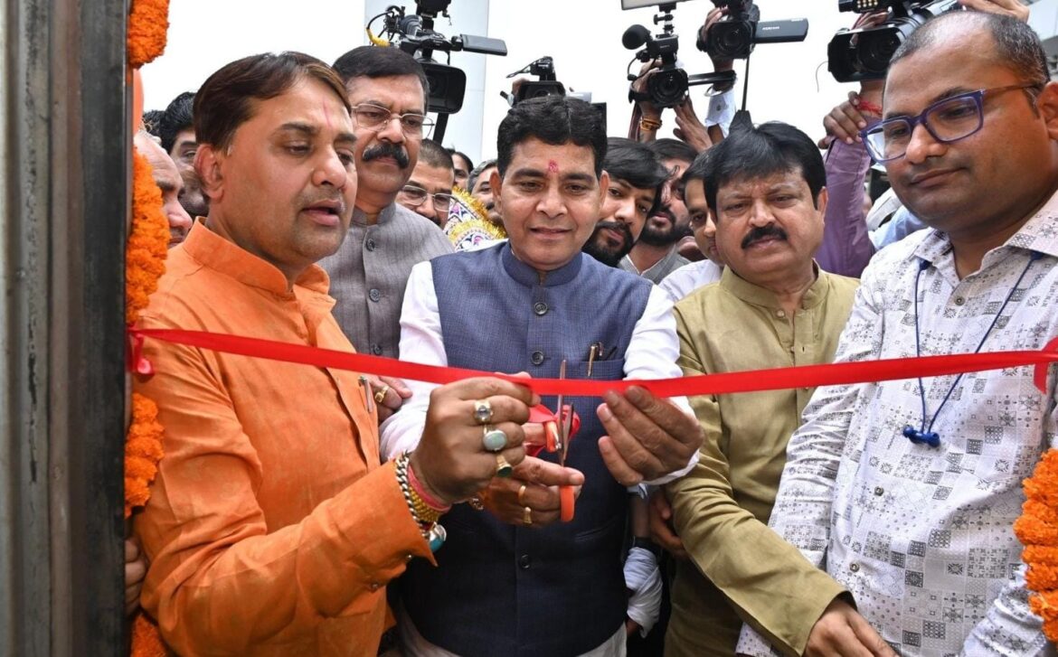 रजत जयंती वर्ष में सांस्कृतिक चेतना को नई उड़ान: ‘श्री रामलला दर्शन योजना’ अंतर्गत रायपुर से विशेष ट्रेन हुई रवाना