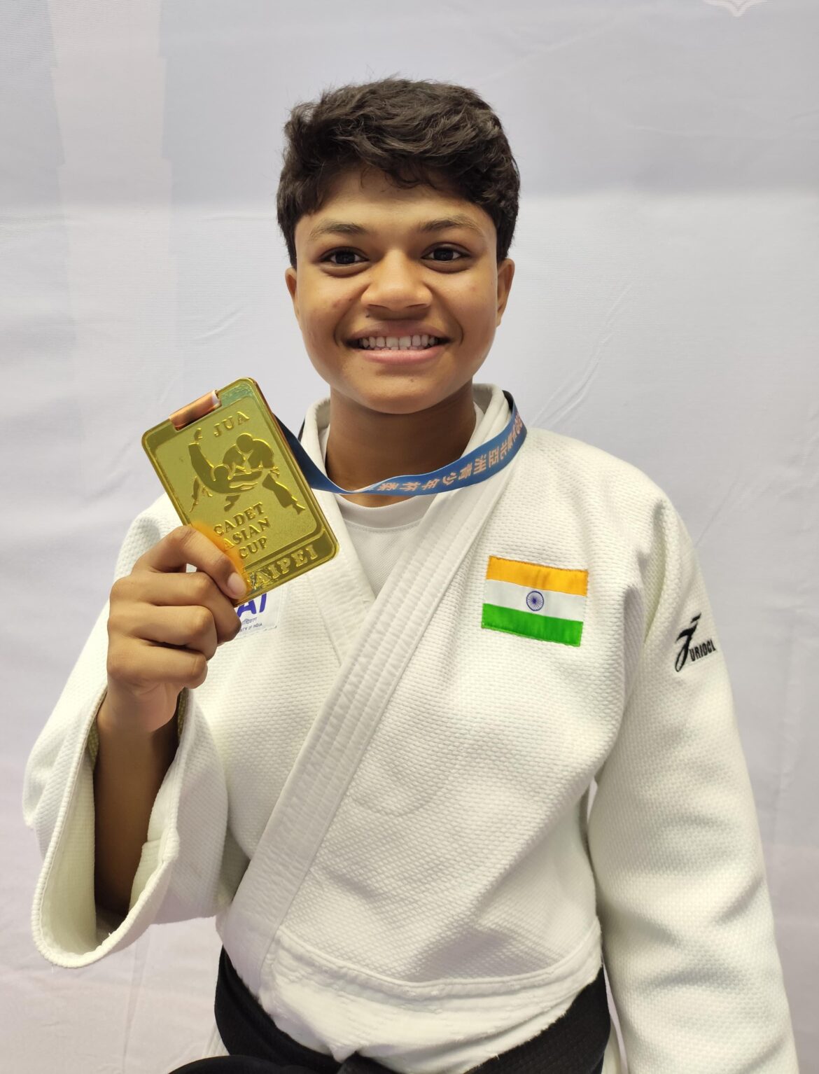 कोण्डागांव की बालिका ने ताईवान में अंतर्राष्ट्रीय स्तर पर गोल्ड मेडल जीतकर रचा इतिहास – मुख्यमंत्री श्री विष्णु देव साय ने दी बधाई*