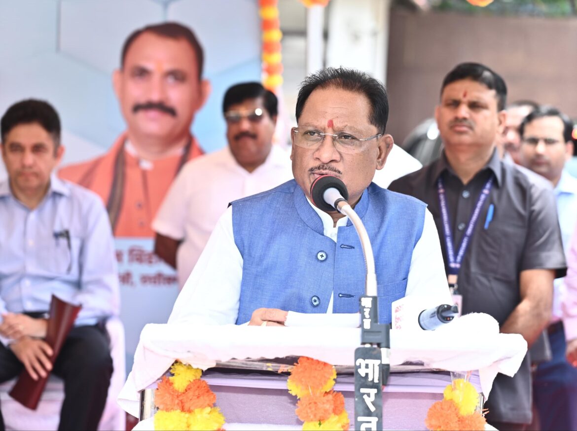 छत्तीसगढ़ की स्वास्थ्य व्यवस्था को सशक्त और सुलभ बनाने की दिशा में जुड़ा नया अध्याय : मुख्यमंत्री ने मैदानी स्वास्थ्य अमले के लिए 151 नए वाहनों को दिखाई हरी झंडी