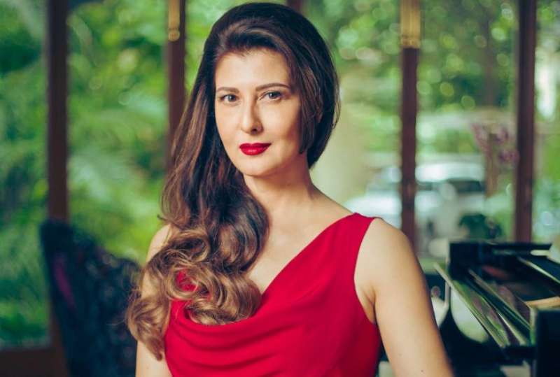 पुणे के मावल में संगीता बिजलानी के फार्महाउस से कीमती सामान चोरी