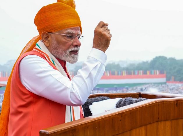 पीएम मोदी ने लाल किले की प्राचीर से किया ऐलान- सिंधु पर एक बिंदु भी पीछे नहीं हटेगा भारत