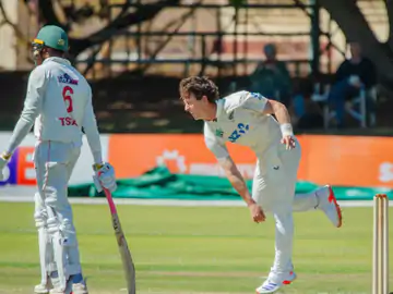 न्यूजीलैंड ने बुलवायो में खेले गए पहले टेस्ट मैच में जिम्बाब्वे को 9 विकेट से हरा दिया