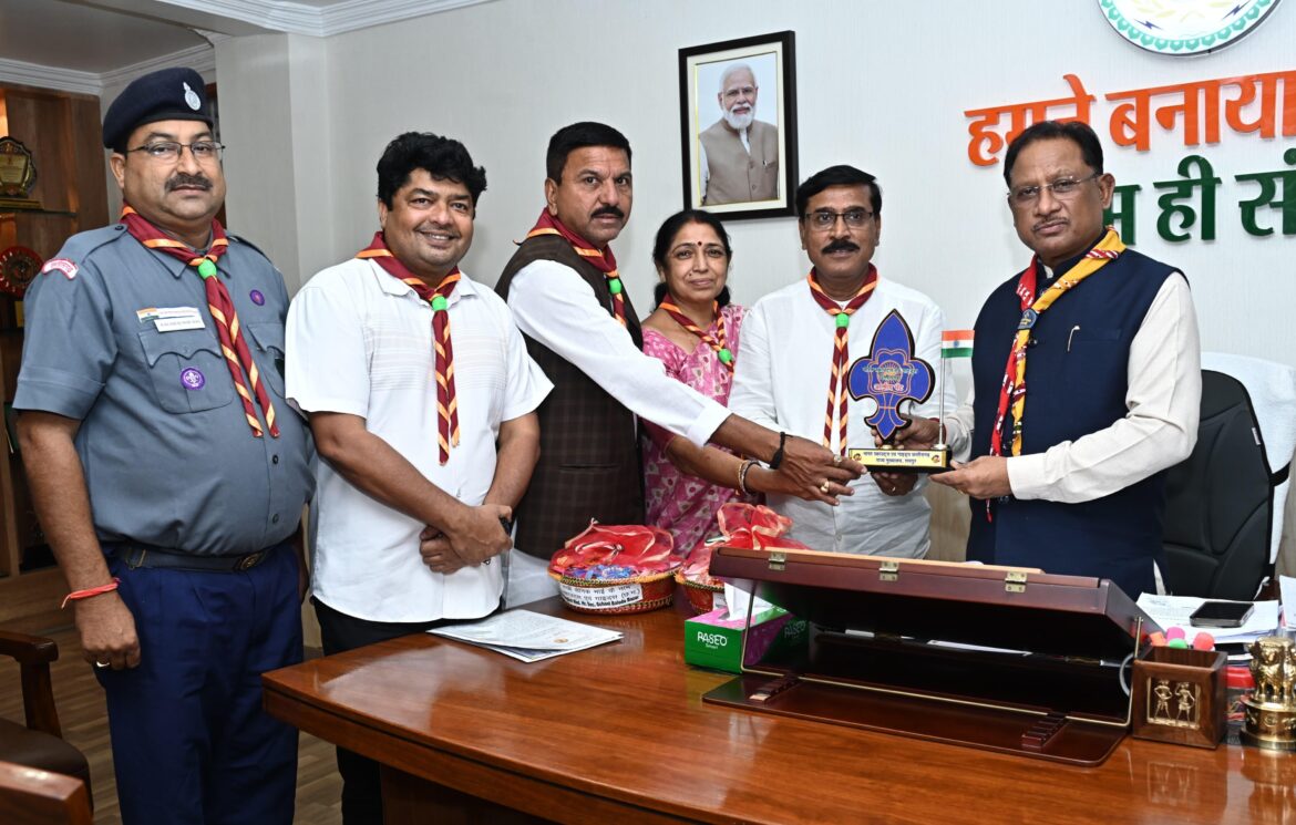 मुख्यमंत्री श्री विष्णु देव साय से भिलाई स्टील प्लांट के नवनियुक्त निदेशक श्री चित्त रंजन महापात्र ने की सौजन्य मुलाकात