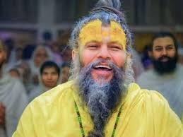 प्रेमानंद महाराज का पलटवार: विरोधियों को बताया ‘नाली का कीड़ा’