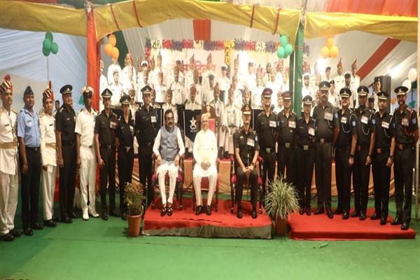 राज्यपाल श्री पटेल ने स्वतंत्रता दिवस पर राजभवन पचमढ़ी में किया शुभकामनाओं का आदान-प्रदान