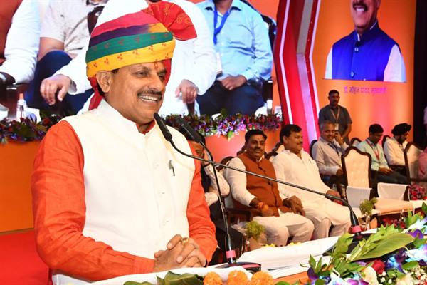 प्रदेश के साथ देश की विद्युत आवश्यकताओं की पूर्ति कर रहा है मध्यप्रदेश : मुख्यमंत्री डॉ. यादवपिछले 11 वर्षों में 30% बढ़ी सौर ऊर्जाविद्युत उत्पादन के लिए सभी उपलब्ध संसाधनों का हो रहा