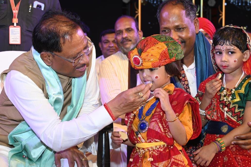 श्रीकृष्ण जन्माष्टमी उत्सव में उमड़ा आस्था का सैलाब : मुख्यमंत्री विष्णु देव साय हुए शामिल