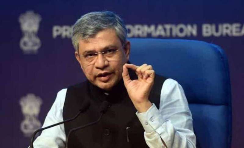 रेल मंत्री ने सुधा मूर्ति की तारीफ की, पर प्रस्ताव न मिलने की दी जानकारी