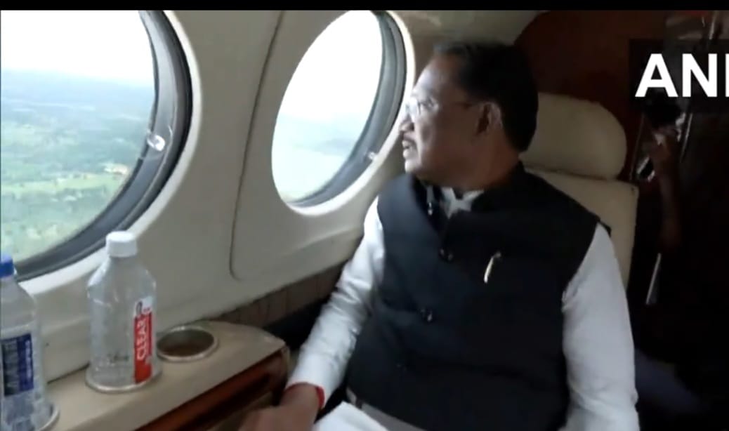 बाढ़ प्रभावितों का हाल जानने सीधे उनके बीच पहुँचे मुख्यमंत्री श्री विष्णु देव साय: अधिकारियों को राहत एवं पुनर्वास कार्यों में तेजी लाने के निर्देश