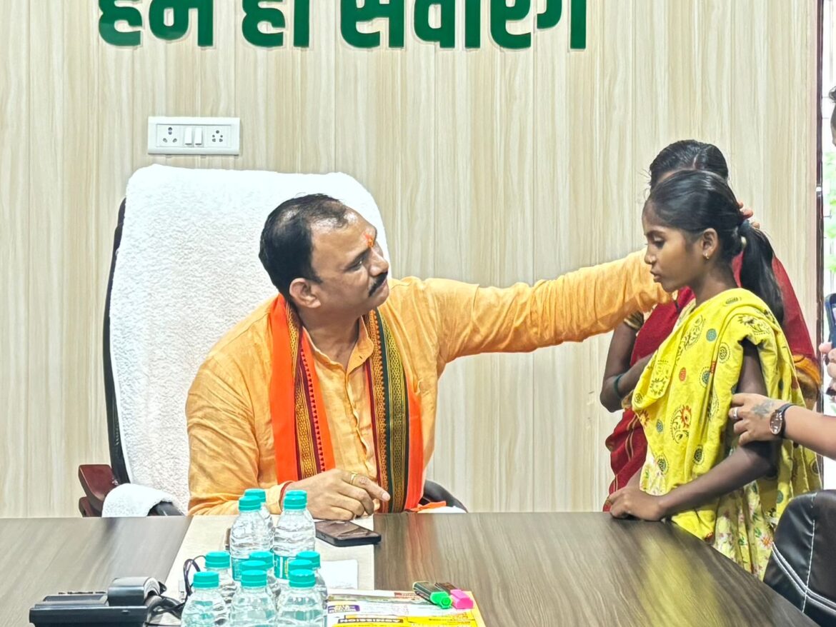 पापा, मैं ठीक हो जाऊंगी ना?” – दिल की बीमारी से जूझ रही मासूम शांभवी गुरला का सवाल