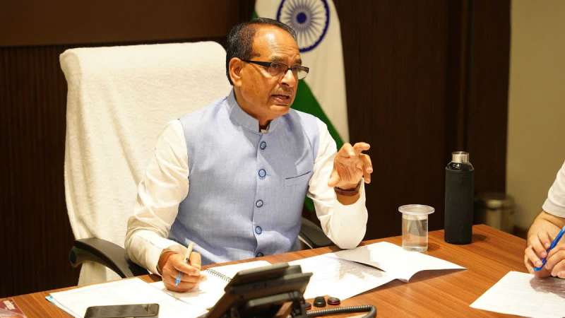 शिवराज सिंह चौहान का ऐलान: ट्रैक्टर होंगे सस्ते, कंपनियां किसानों तक पहुंचाएं लाभ