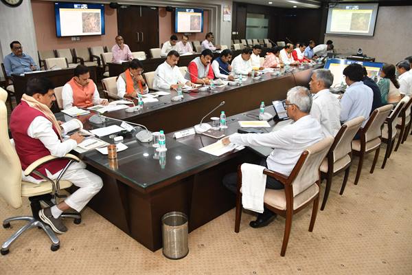 सिंहस्थ से जुड़े सभी निर्माण कार्य दिसम्बर 2027 तक अनिवार्यत: करें पूर्ण : मुख्यमंत्री डॉ. यादव