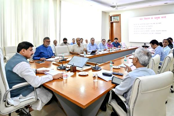 श्रम कल्याण गतिविधियों को गति प्रदान की जाए: मुख्यमंत्री डॉ. यादव