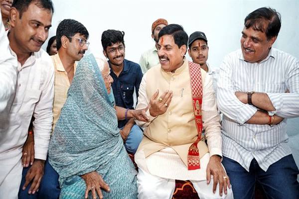 मुख्यमंत्री डॉ. यादव ने स्व. शालिग्राम तोमर के परिजन से भेंट की