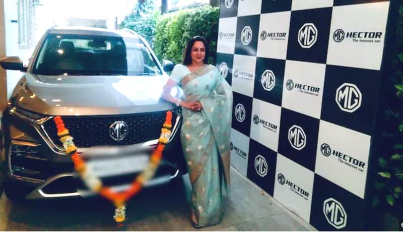 नई कार के साथ ड्राइविंग सीट पर बैठीं अभिनेत्री