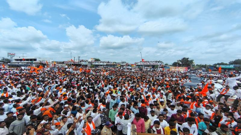 मुंबईकरों के लिए बड़ी राहत: खत्म होगा मनोज जरांगे का मराठा आंदोलन, सरकार ने मानीं मांगें