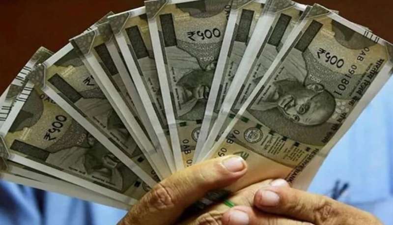 बिना गारंटी सस्ते कर्ज का रास्ता साफ, सरकार निर्यातकों के लिए 22.5 अरब का पैकेज ला सकती है