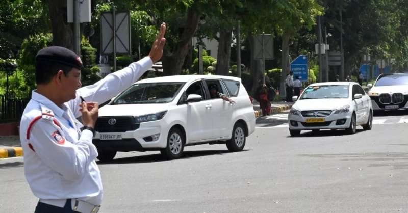 जाम और खराब सड़कें बन गई ब्लैकबक की नाराज़गी की वजह, ऑफिस से हुई विदाई