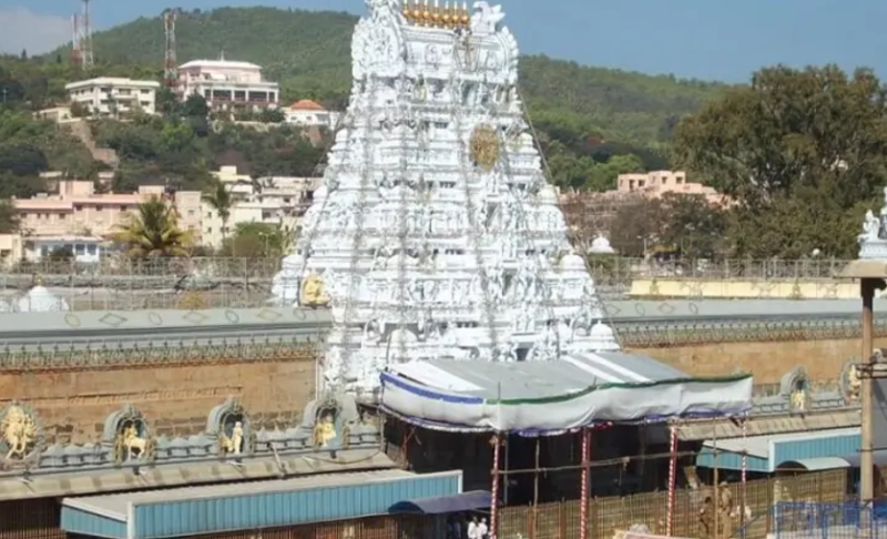 तिरुपति मंदिर में भक्तों के दर्शन का अनुभव बदलेगा, एआई संभालेगा भीड़ का नियंत्रण