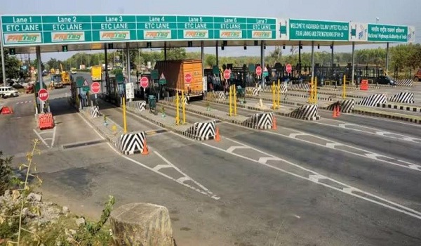 बिना फास्टैग वाले वाहनों को बड़ी राहत, अब UPI से कम देना होगा टोल टैक्स; जानें नया नियम