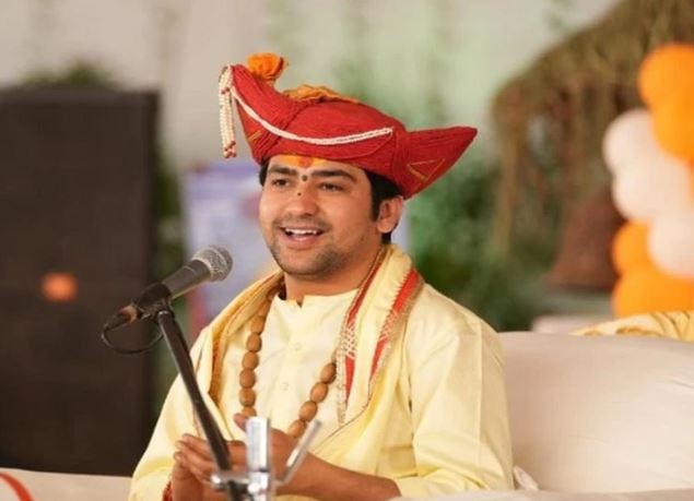 जाति और धर्म से ऊपर उठकर राष्ट्र के लिए जीने की अपील: धीरेंद्र शास्त्री