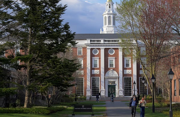 हार्वर्ड यूनिवर्सिटी के पास गोलीबारी… साइकिल सवार ने दूसरे शख्स को मारी गोली