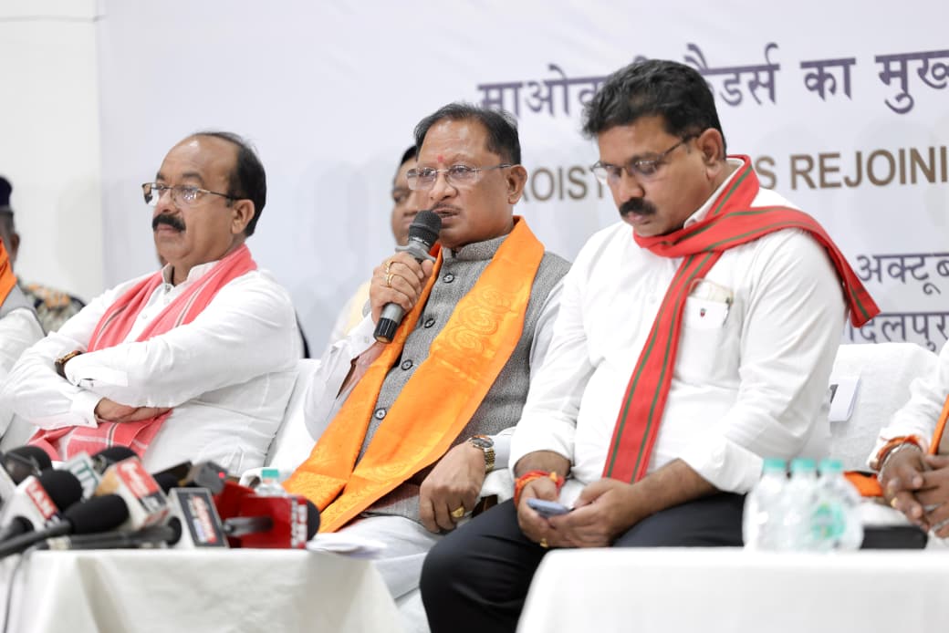 मुख्यधारा में लौटे माओवादी कैडर — बस्तर में शांति, विश्वास और विकास की नई सुबह : मुख्यमंत्री श्री विष्णु देव साय