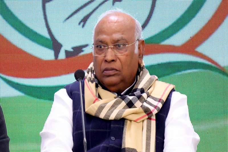 कांग्रेस के वरिष्ठ नेता मल्लिकार्जुन खड़गे की तबीयत खराब, सांस लेने में परेशानी पर डॉक्टरों ने कराया भर्ती
