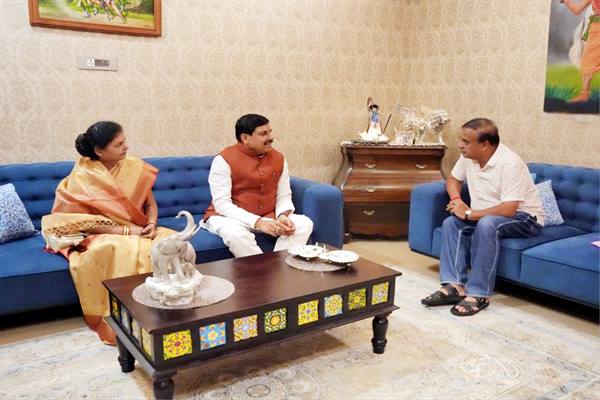 मुख्यमंत्री डॉ. यादव ने असम के मुख्यमंत्री डॉ. सरमा से की सौजन्य भेंट
