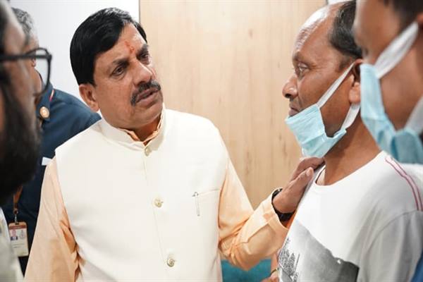 मुख्यमंत्री डॉ. यादव प्रभावित बच्चों के स्वास्थ्य का हालचाल जानने पहुंचे नागपुर