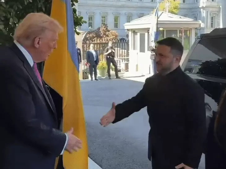 यूक्रेन के राष्ट्रपति वोलोडिमिर जेलेंस्की अमेरिका के व्हाइट हाउस में राष्ट्रपति डोनाल्ड ट्रम्प से मिलने पहुंचे