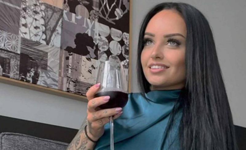 पुरुषों के साथ रात बिताने वाली महिला का बयान सुर्खियों में