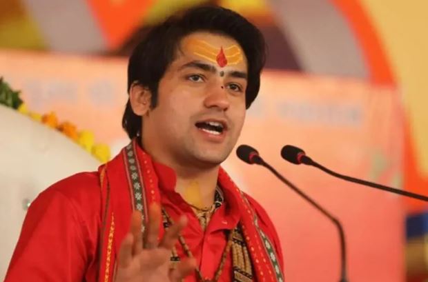 धीरेंद्र कृष्ण शास्त्री की दिल्ली से वृंदावन तक पैदल यात्रा शुरू