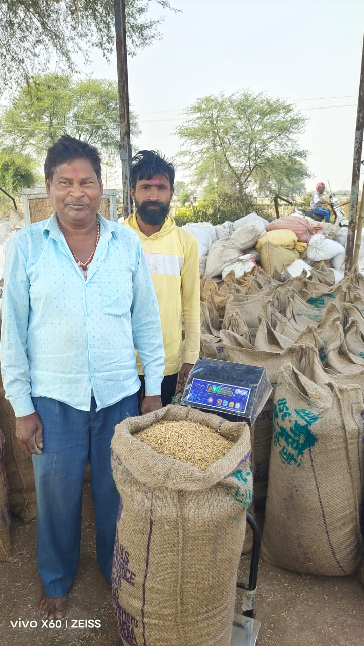 मुख्यमंत्री श्री विष्णु देव साय के नेतृत्व में प्रदेश के किसानों से समर्थन मूल्य पर धान खरीदी का सिलसिला शुरू